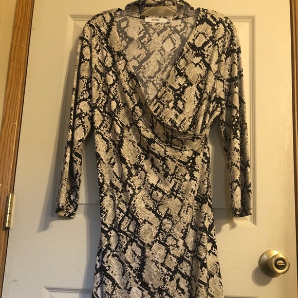 JustFab Soft Snakeskin Print Wrap Dress Size XXL (16-18) - Picture 4 of 14